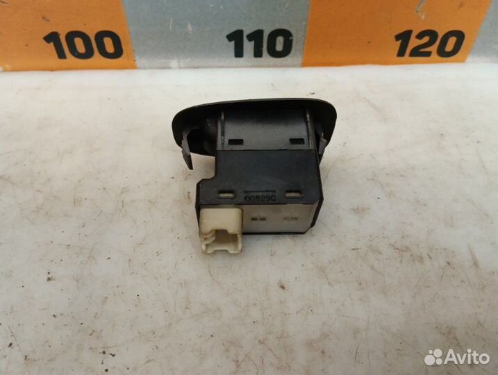 Кнопка стеклоподъемника Hyundai Accent LC 1.5 2002