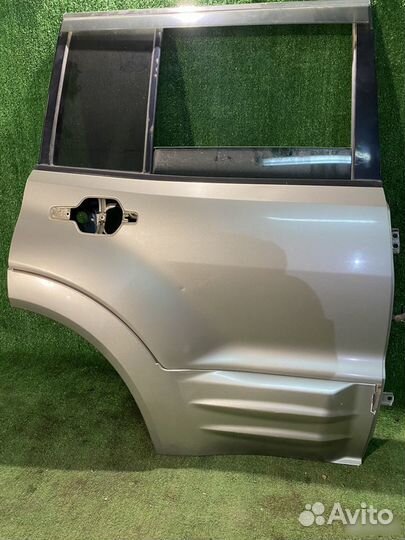 Дверь задняя правая mitsubishi pajero 3