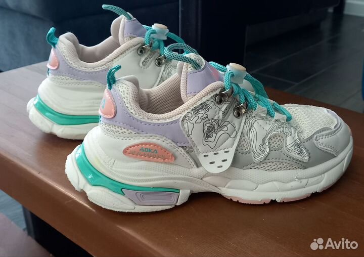 Кроссовки для девочки