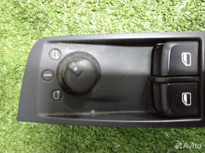 Блок управления стеклоподъемниками передний левый