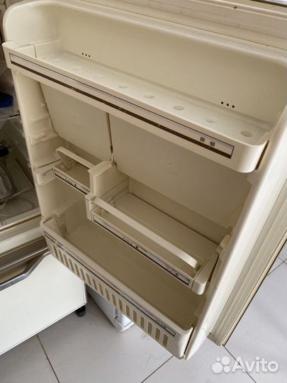 Холодильник National 240