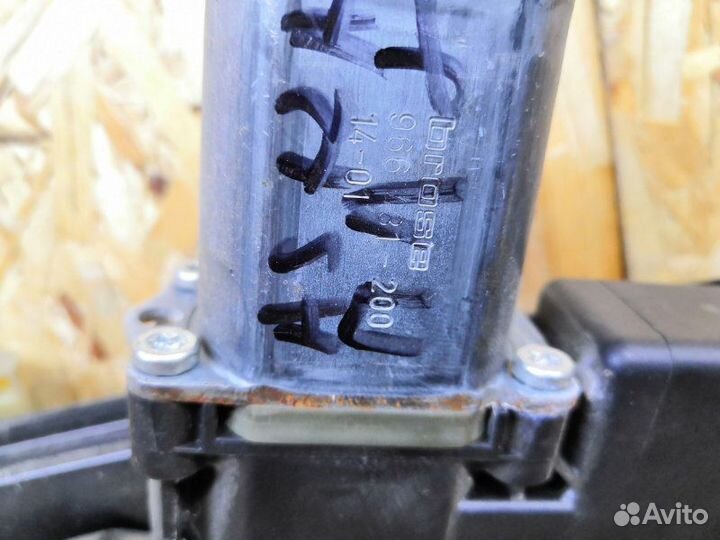 Стеклоподъемный механизм Opel Astra J седан 1.6