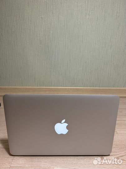 Apple MacBook Air 11 2011
