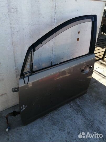 Дверь передняя левая Toyota Prius NHW20