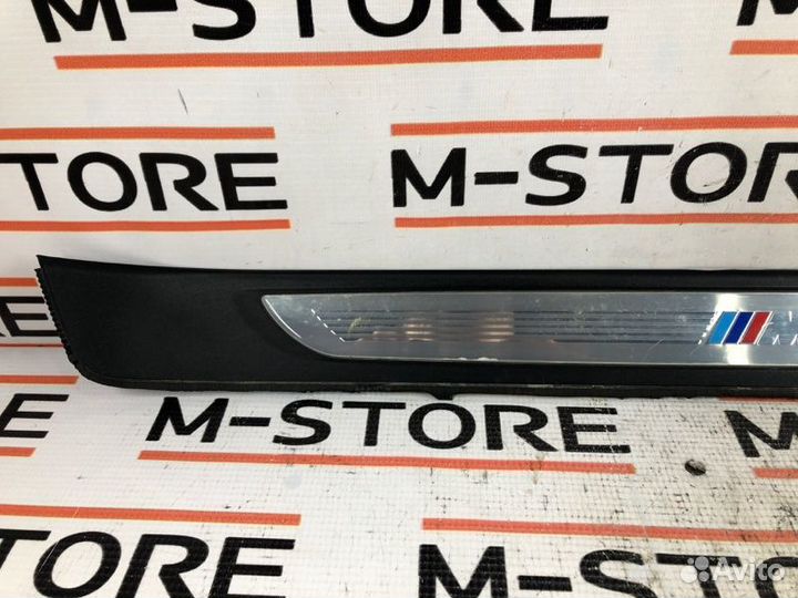 Накладка на порог салона передняя правая Bmw