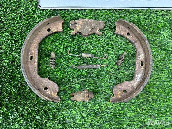 Колодки стояночного тормоза задние Bmw 7 E66