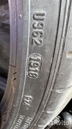Pirelli P Zero 245/35 R20