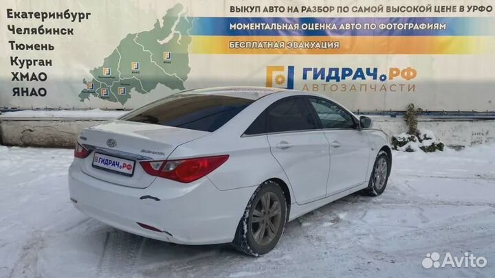 Кронштейн бампера заднего левый Hyundai Sonata (YF