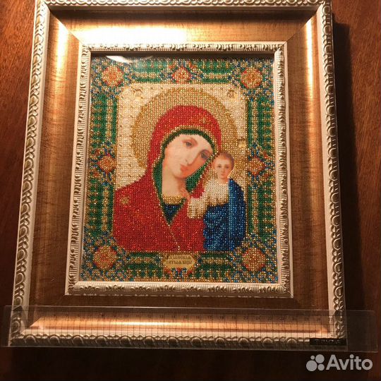 Вышивки крестом и иконы из бисера