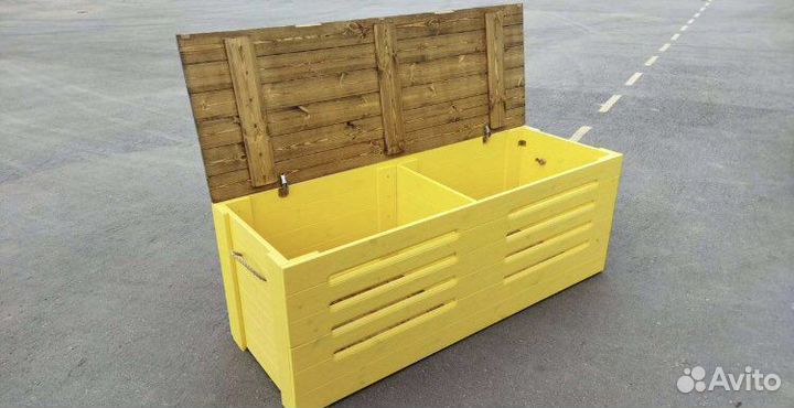 Сундук деревянный