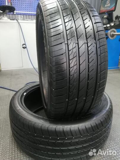 Arivo Ultra ARZ5 275/40 R21 107W