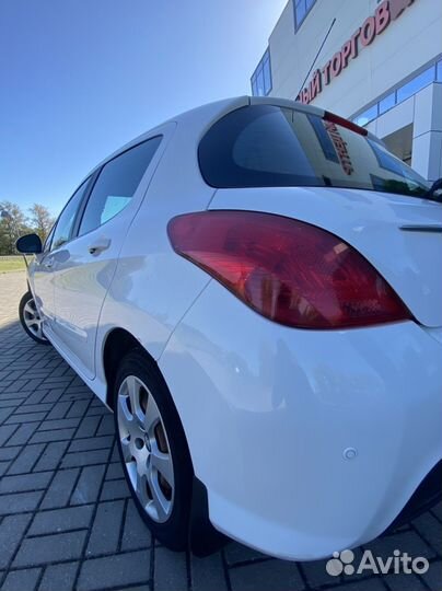 Peugeot 308, 2011