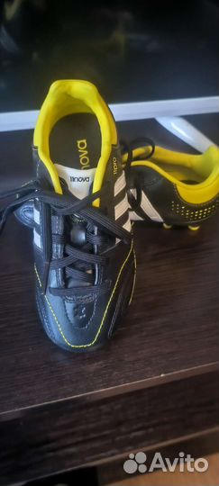 Футбольные бутсы adidas