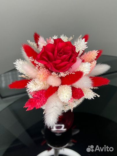 Композиция из сухоцветов