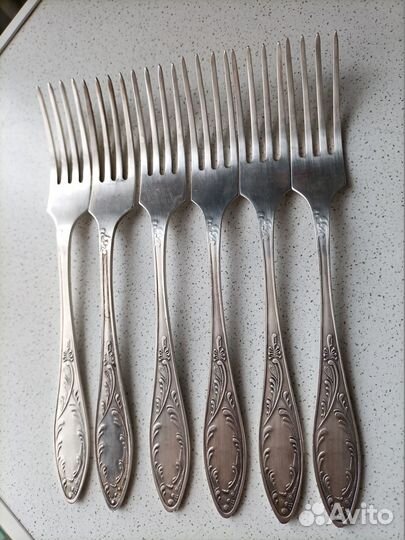 Вилки столовые и ложки чайные 