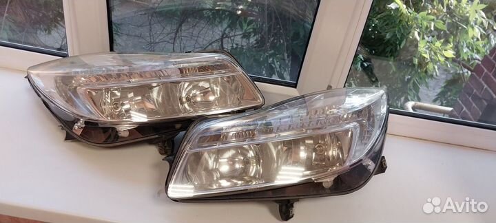 Продаю фары на opel insignia