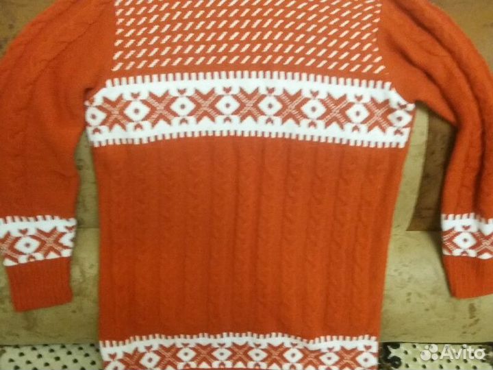 Свитер