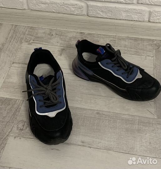 Кроссовки женские 38 размер