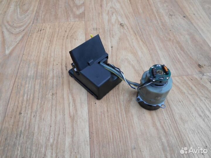 Вакуумное устройство системы центрального замка M