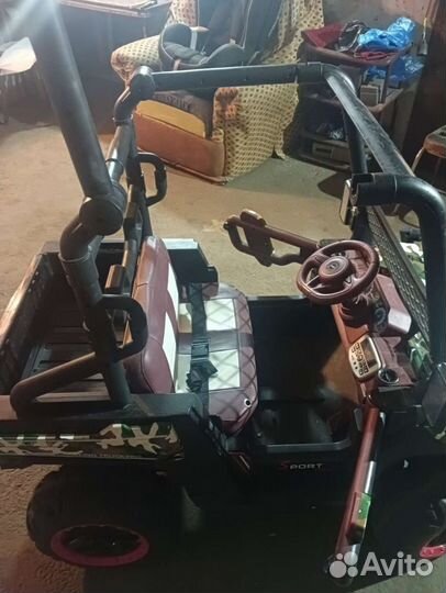 Детская машина электромобиль с пультом бу