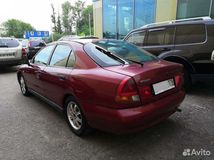 Mitsubishi carisma двери