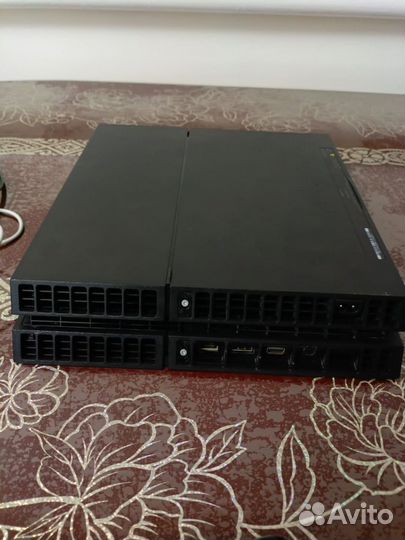 Игровая приставка ps4