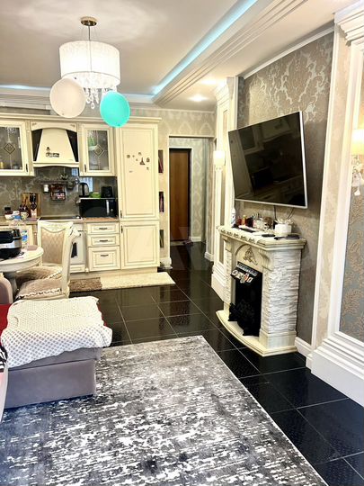 2-к. квартира, 52 м², 4/18 эт.