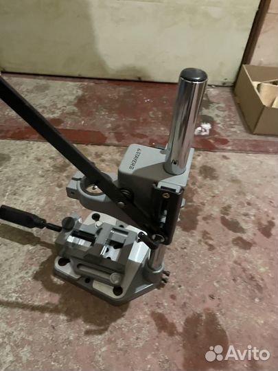 Станок для дрели с тисками