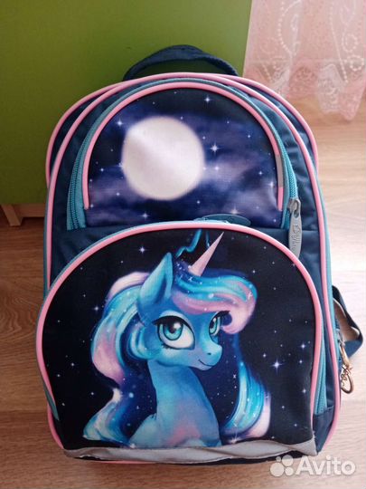 Школьный рюкзак