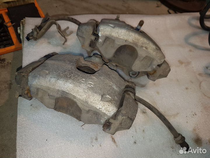 Суппорт передний skoda fabia 1.4