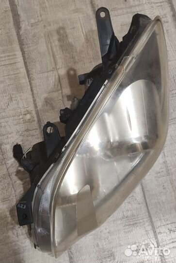 Фара передняя левая toyota avensis T25