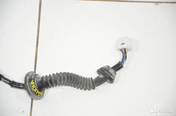 Проводка двери задняя левая Toyota Sequoia UCK45