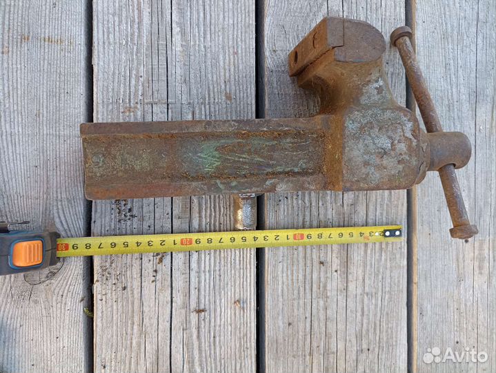 Подвижная часть тисков 100 мм