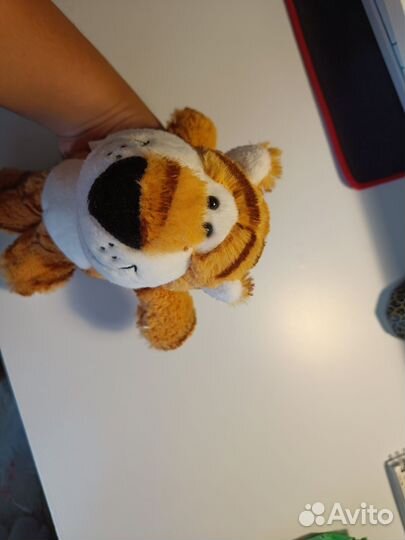 Игрушка плюшевая тигр