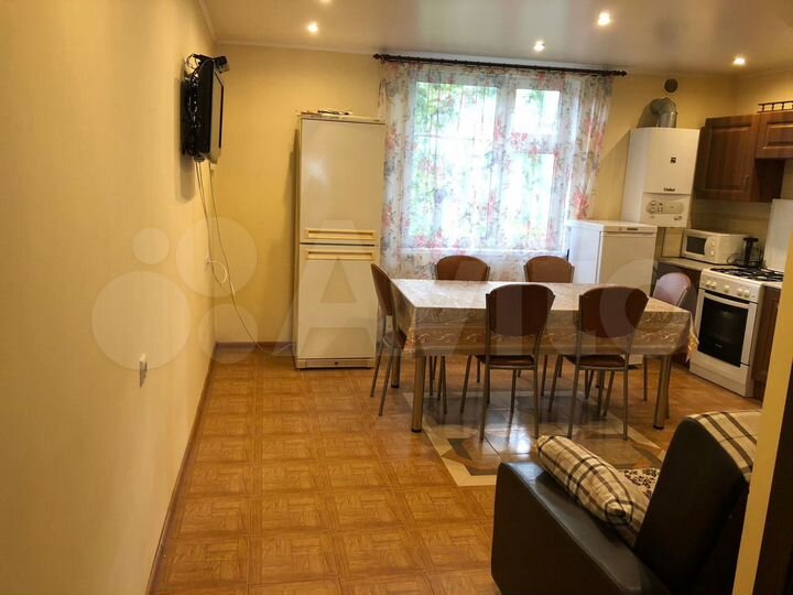 Дом 200 м² на участке 3 сот.