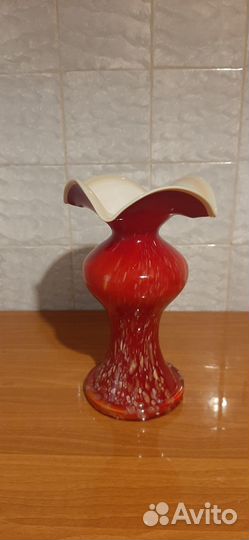 Ваза красная 