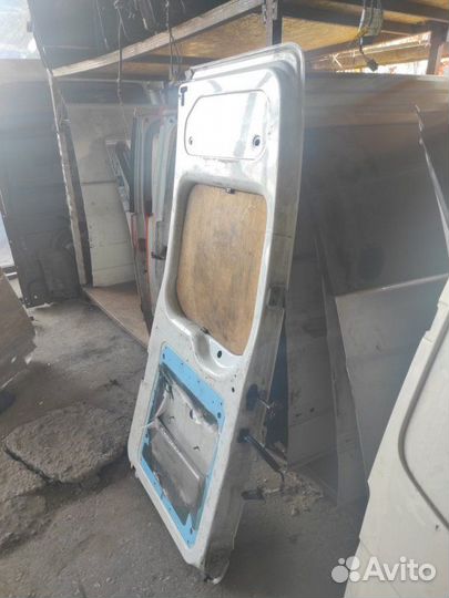 Дверь багажника левая Ford Transit FY 2.0L