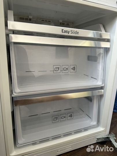 Встраиваемый холодильник samsung