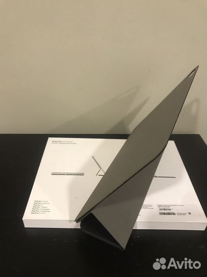 Чехол с подставкой фирменный i-pad pro 11