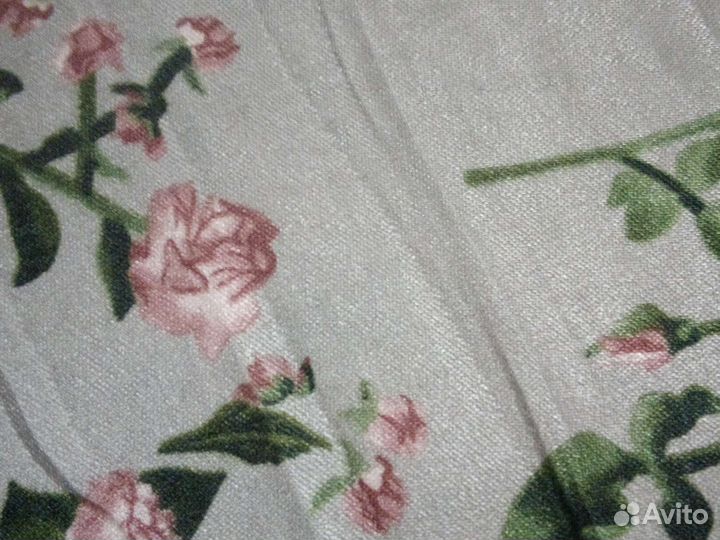 Платок шелковый новый Berberry