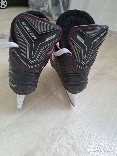 Хоккейные коньки bauer