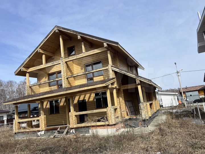 Дом 223 м² на участке 6 сот.