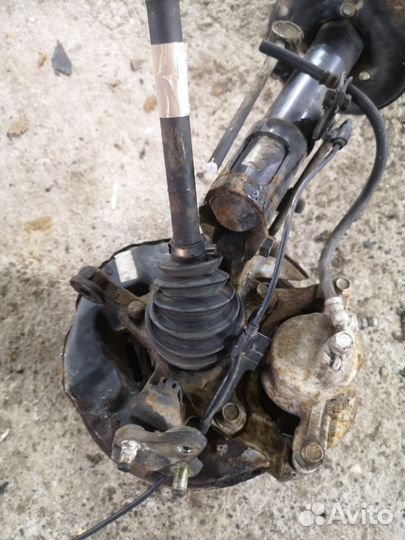 Ступица Toyota Wish ZNE10G (Переднее Левое)