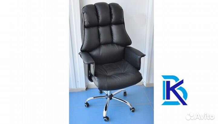 Офисное кресло 