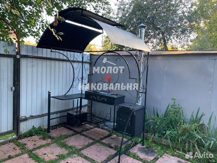 Мангал с крышей