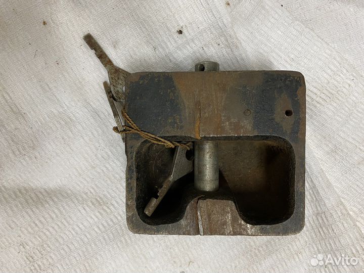 Замок гаражный навесной