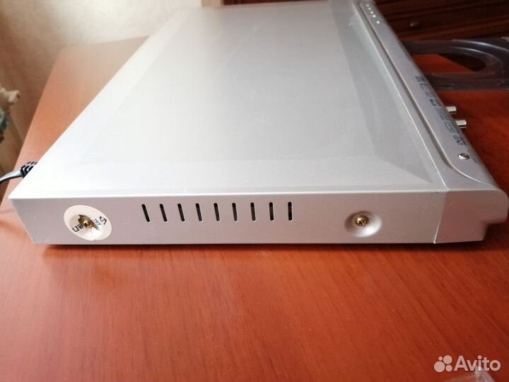 DVD плеер rolsen RDV-790