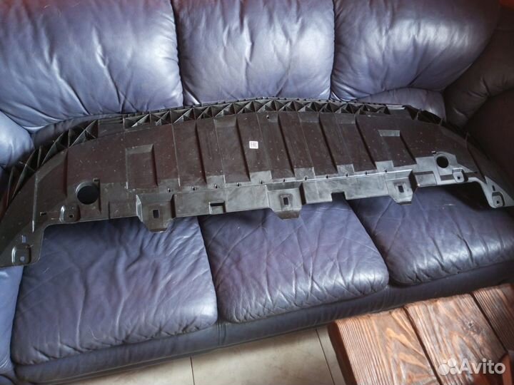 Защита бампера Мерседес 246 б 200 Новый Оригинал