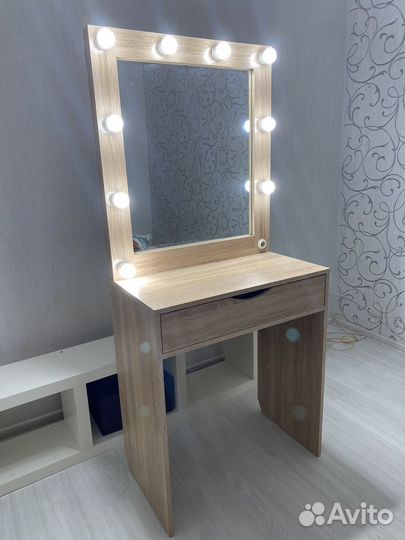 Гримерное зеркало с тумбой