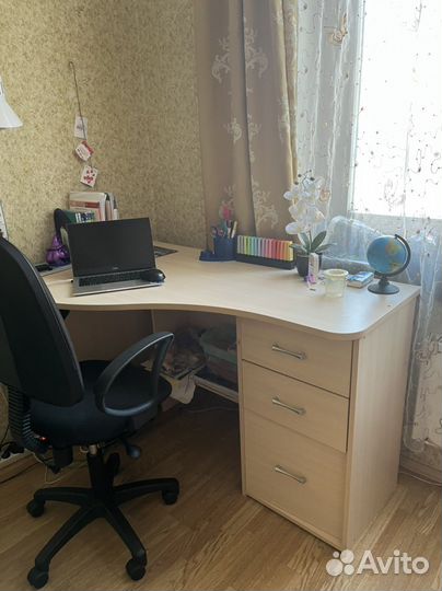Письменный стол для школьника бу